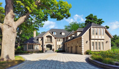 2416 mississauga road