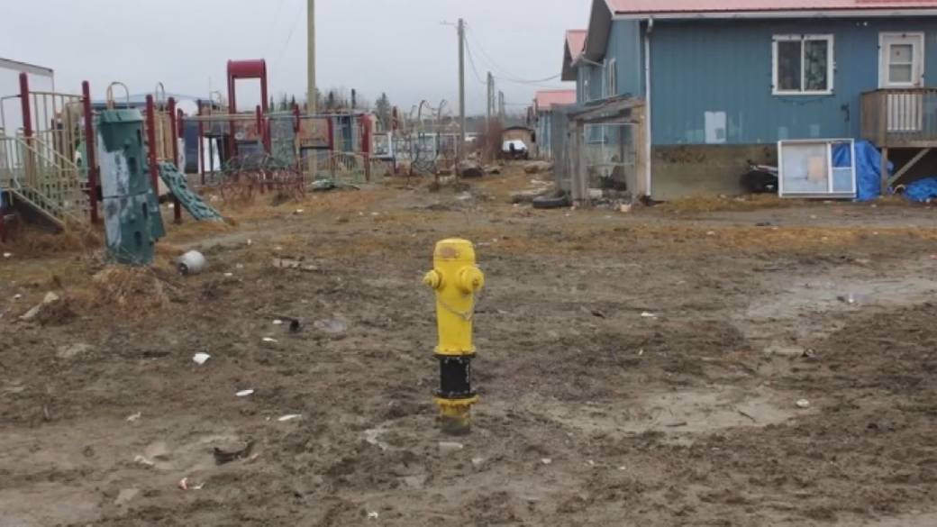 Click to play video: 'Pikangikum First Nation’s water crisis worsens'