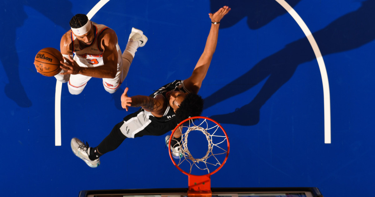 Spurs vs. Knicks live updates: New York surges late to take halftime lead in Game 3 of NBA Finals