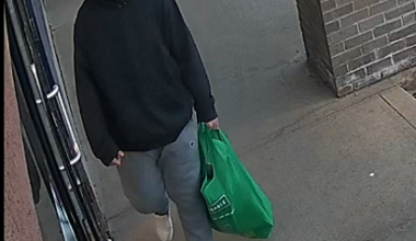 Police seek help identifying suspect in Edmonton vape store robbery
