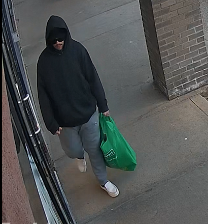 Police seek help identifying suspect in Edmonton vape store robbery