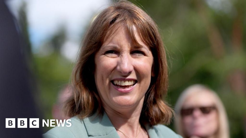 Reeves urges Burnham to 'stick to what I'm doing' on economy - BBC