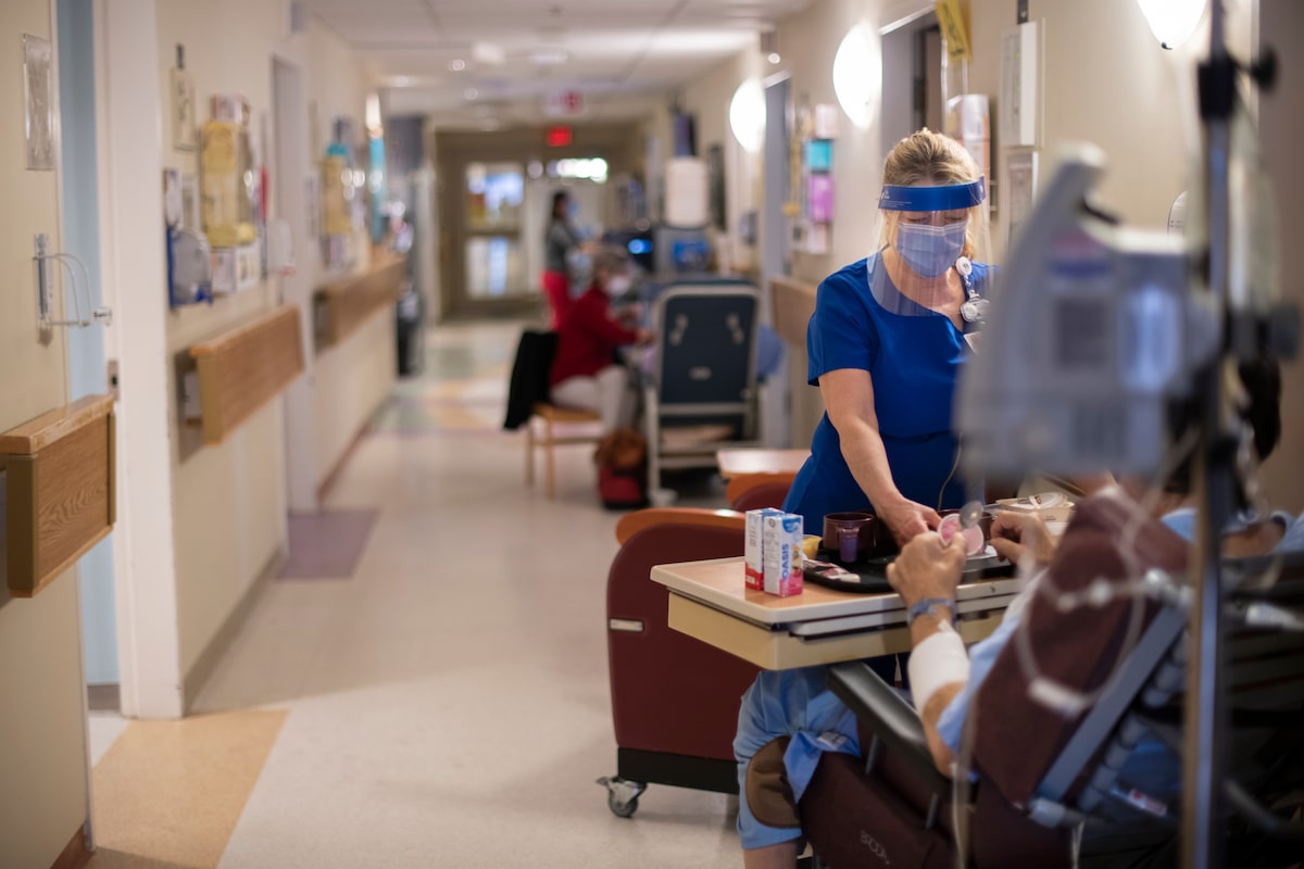When eyeing early retirement, how do health care costs in Canada and the U.S. compare?