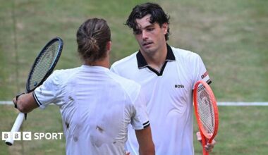 Taylor Fritz shakes hands with Alexander Zverev
