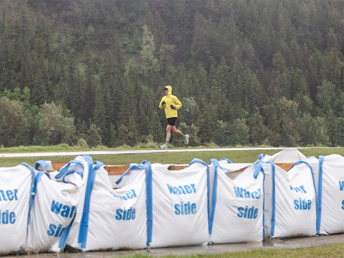 Flooding unlikely for Calgary amid heavy rainfall, say city officials