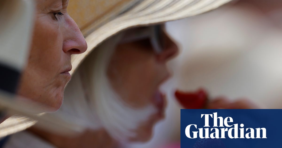 Spit, polish and strawberries: Wimbledon ignores the real world to perfection | Wimbledon