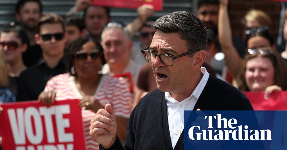 Burnham brings in top economists before possible leadership run | Andy Burnham