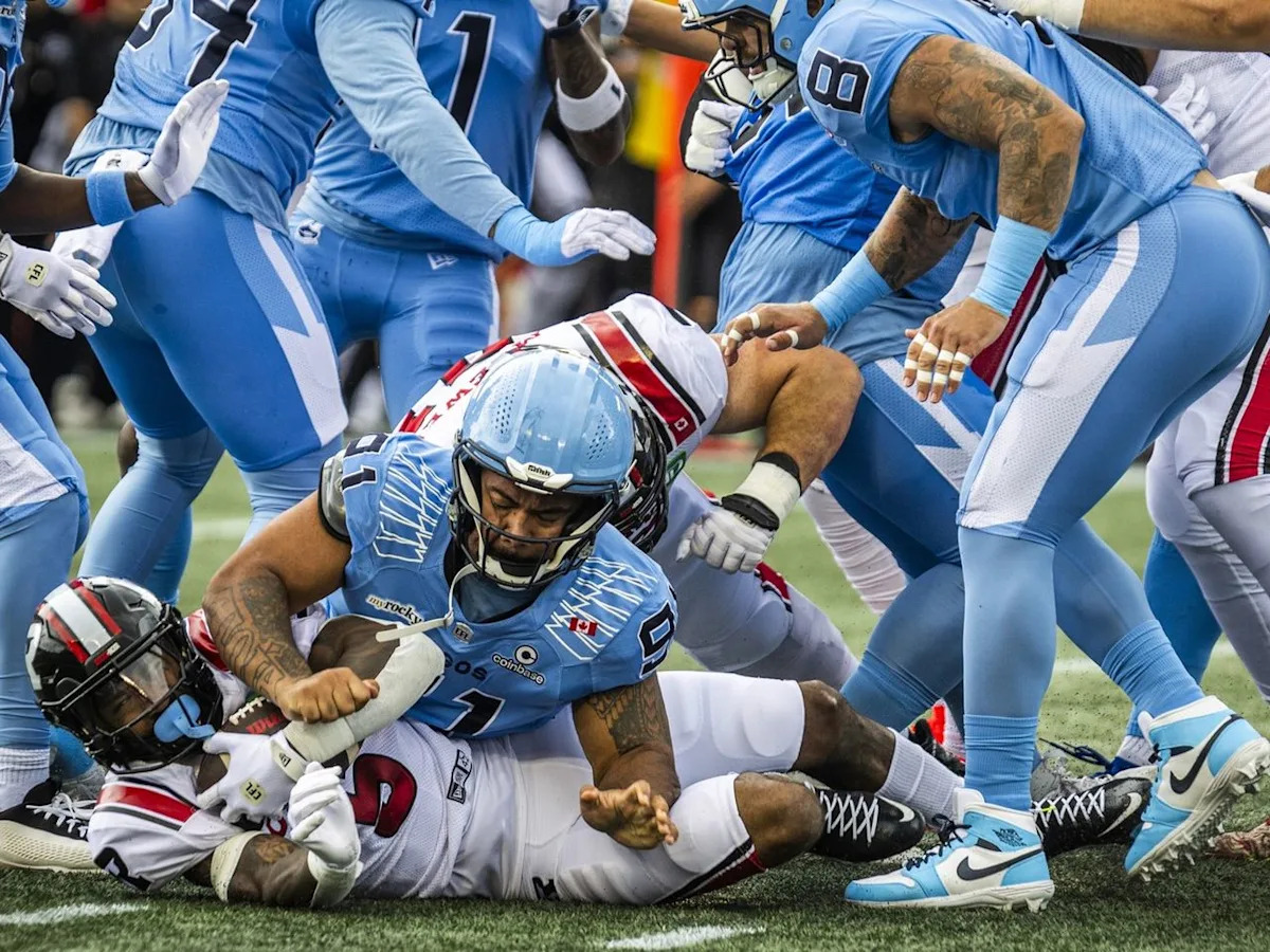 Chad Kelly rips Ottawa defence apart as Redblacks fall to 0-2 with loss to the Toronto Argos