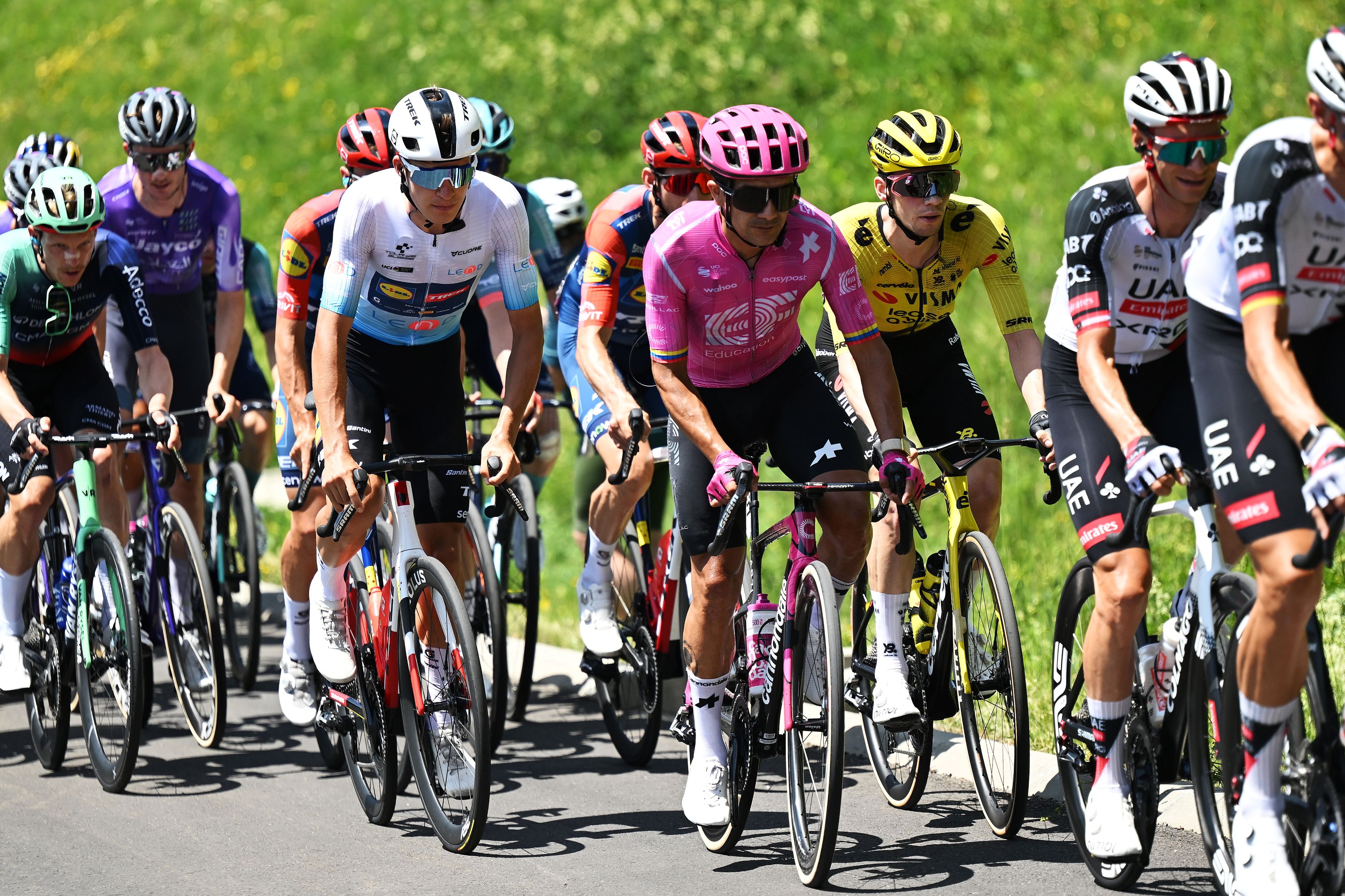 VILLARS-SUR-OLLON, SWITZERLAND - JUNE 21: (L-R) Mathias Vacek of Czech Republic and Team Lidl - Trek - White Best Young Rider Jersey and Richard Carapaz of Ecuador and Team EF Education - EasyPost compete during the 89th Tour de Suisse 2026, Stage 5 a 150.7km stage from Villars-sur-Ollon to Villars-sur-Ollon 1249m / #UCIWT / on June 21, 2026 in Villars-sur-Ollon, Switzerland. (Photo by Tim de Waele/Getty Images)