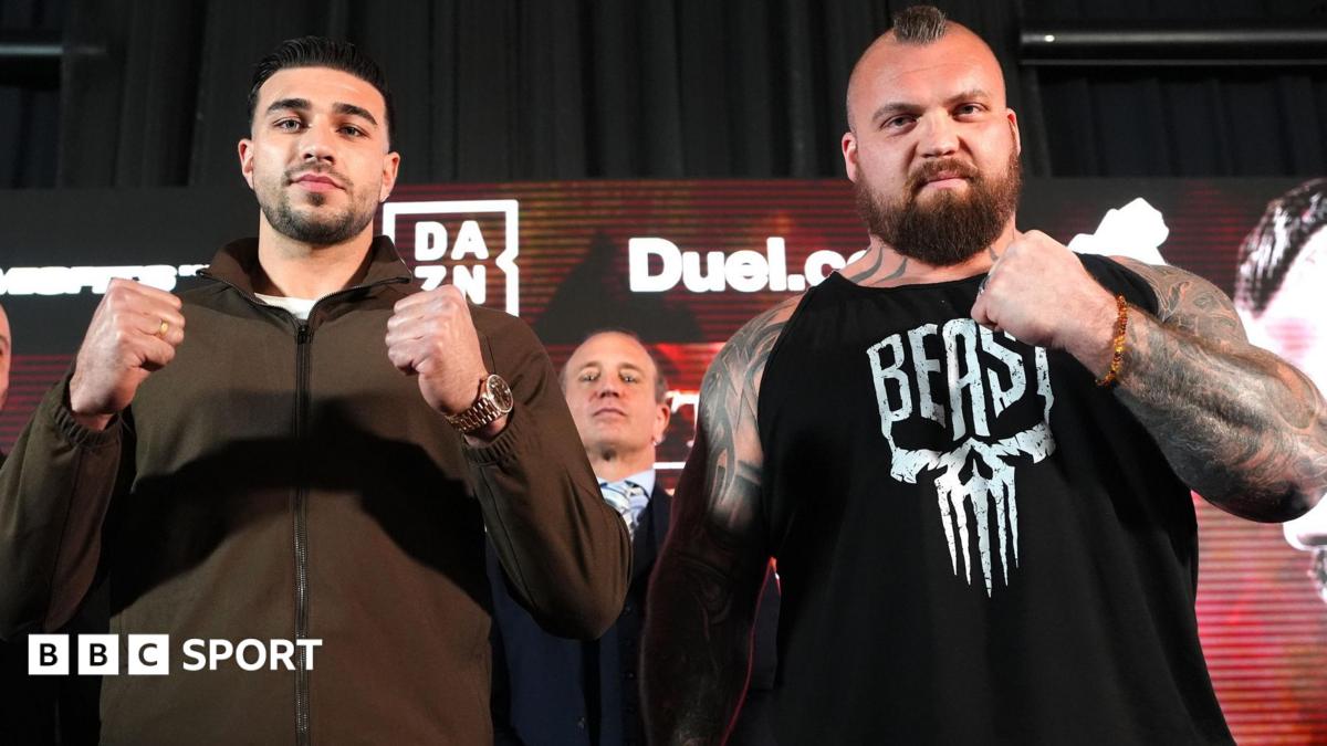 Oleksandr Usyk and Rico Verhoeven face off