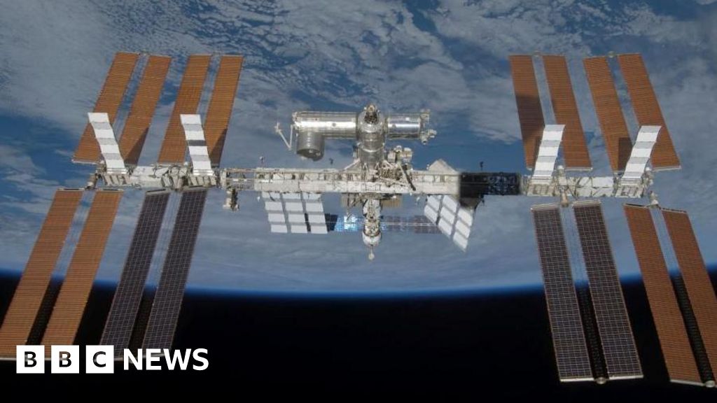 Nasa tells ISS astronauts to shelter during air leak repair attempt - BBC
