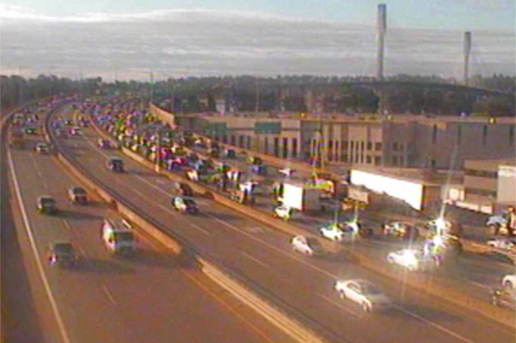 A stalled truck on the Port Mann Bridge caused congestion and delays for drivers Tuesday morning (June 16). (Drive BC/Twitter)
