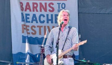 54-40 singer/guitarist Neil Osborne performs at Barns to Beaches Festival in Tsawwassen on Saturday, June 20, 2026. (Tom Zillich/Surrey Now-Leader)