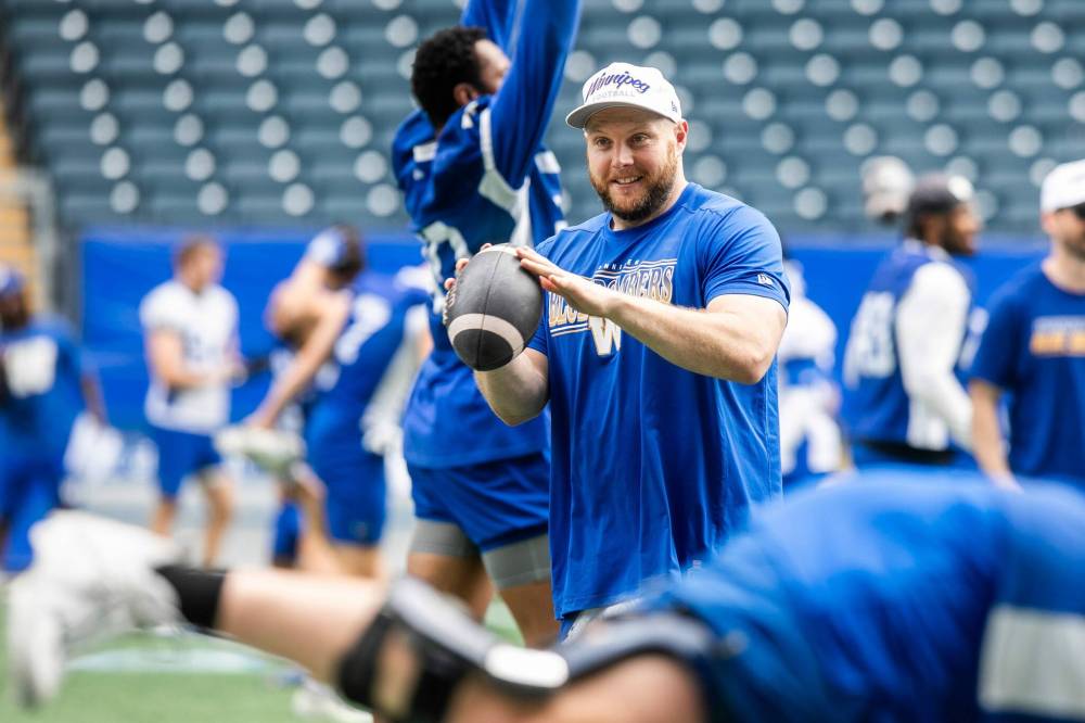 MIKAELA MACKENZIE / FREE PRESS
Winnipeg Blue Bombers defensive line coach Jake Thomas is enjoying his new role with the organization after spending the past 13 seasons as a hard-nosed lineman with the club.