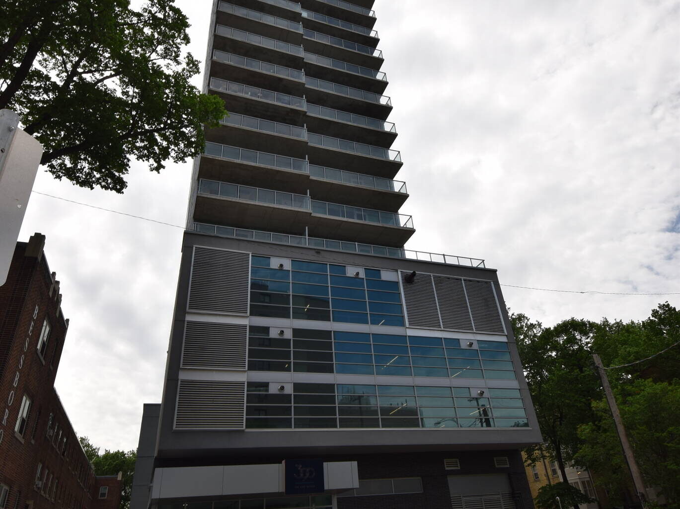 Sky-high abouve downtown – Winnipeg Free Press