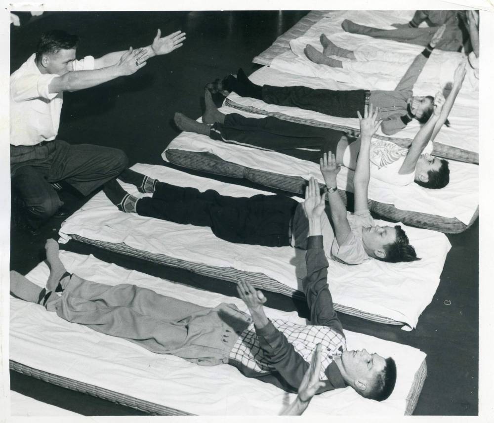UM ARCHIVES / WINNIPEG TRIBUNE PHOTOGRAPH COLLECTION
Polio patients in 1953. Between 1928 and 1953, polio epidemics occurred in Manitoba every three to five years. The vast majority of children recovered, yet many experienced lifelong disabilities from the disease.