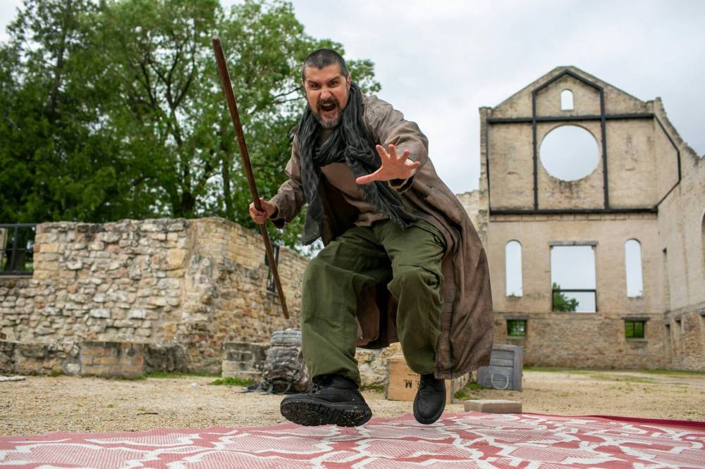 BROOK JONES / FREE PRESS
Rodrigo Beilfuss as Homer in An Iliad