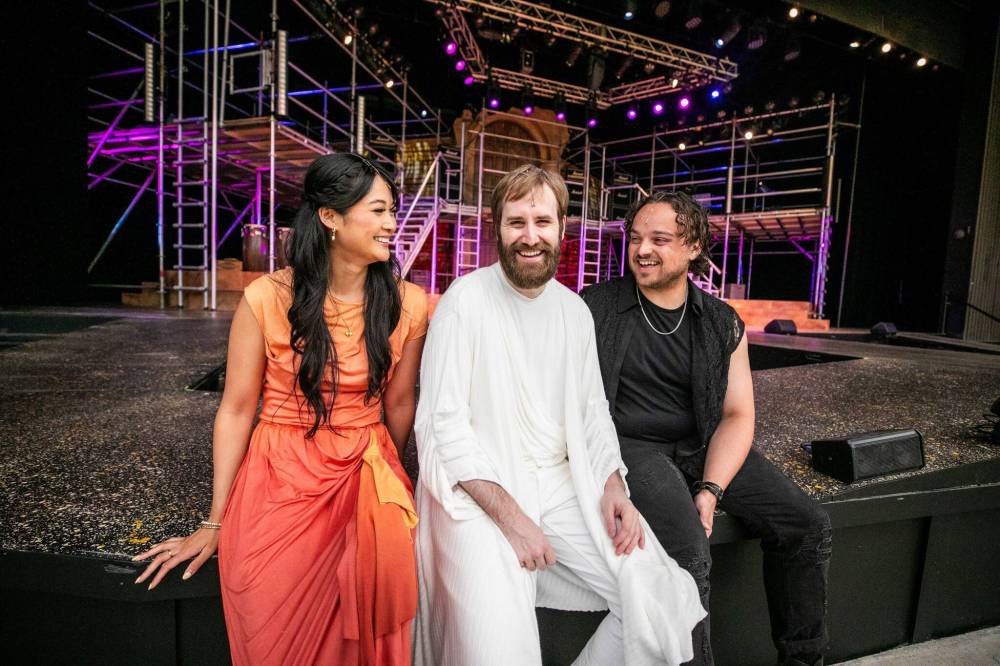 MIKAELA MACKENZIE / FREE PRESS
From left: Dutchess Cayetano, Connor Meek and Nathaniel Muir portray Mary Magdalene, Jesus and Judas, respectively, in Rainbow Stage’s Jesus Christ Superstar.