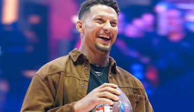 Patrick Mahomes Becomes NFL's Highest-Paid Player After Signing Reworked $504-Million Contract