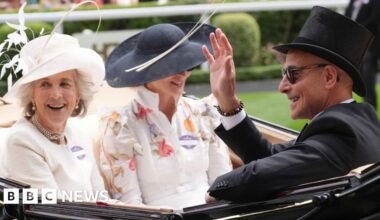 King attends Ladies Day at Royal Ascot with actor Stanley Tucci - BBC