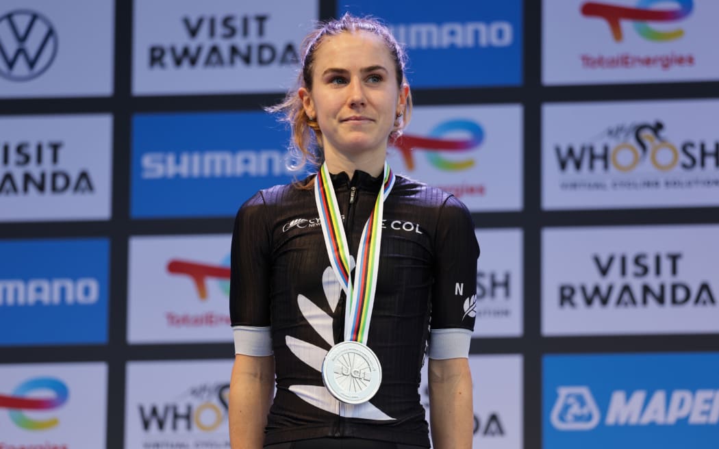 Niamh Fisher-Black (New Zealand) receiving the Silver Medal, 2025 World Road Cycling Champs, Rwanda.