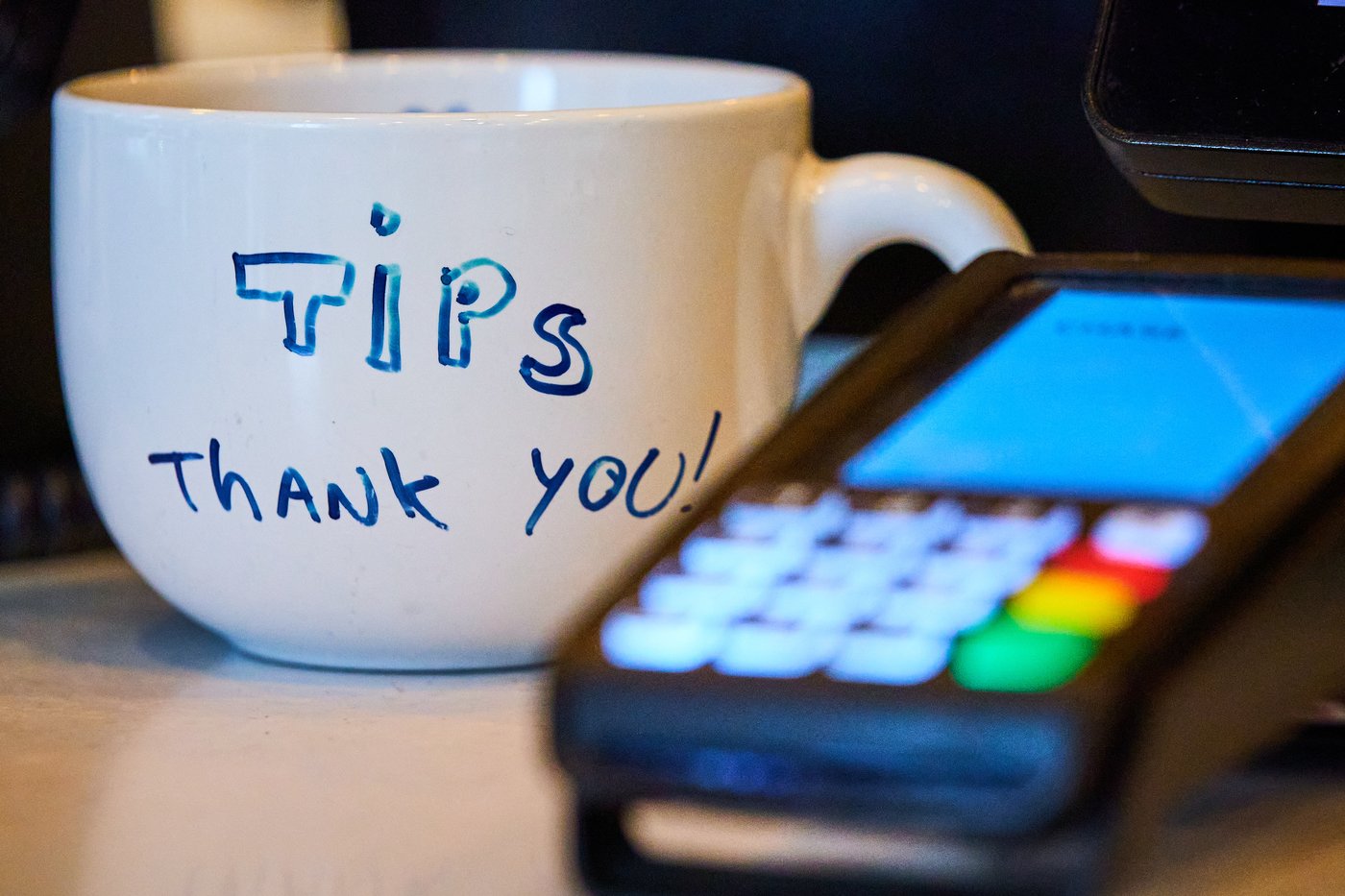 Montrealers rank first in Canada as the most generous tippers: report