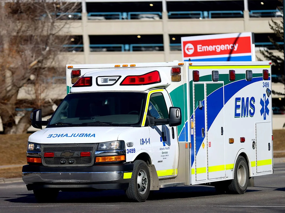 Multiple people in hospital after two separate motorcycle collisions in northeast Calgary