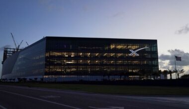 SpaceX launches $25 billion notes offering, source says