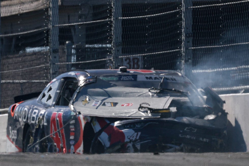 nascar o'reilly auto parts series united rentals driven to serve 250