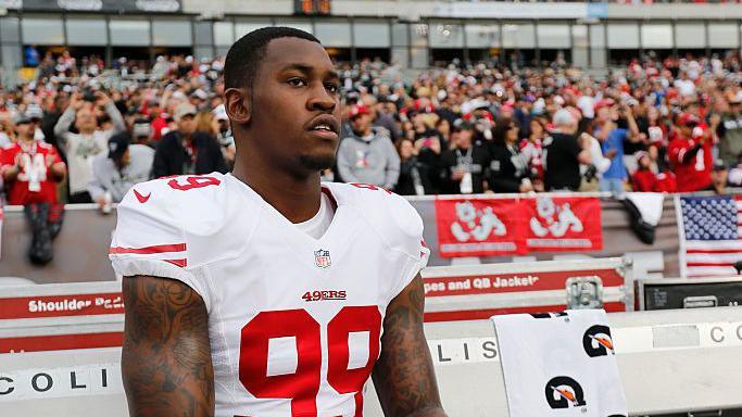 Former NFL defensive end Smith dies aged 36