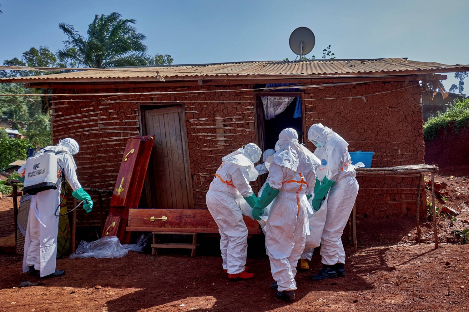 A cracked coffin, a funeral and the hunt for Ebola’s patient zero - The Japan Times