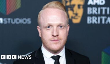 Twin Peaks actor Owain Rhys Davies dies suddenly at 44