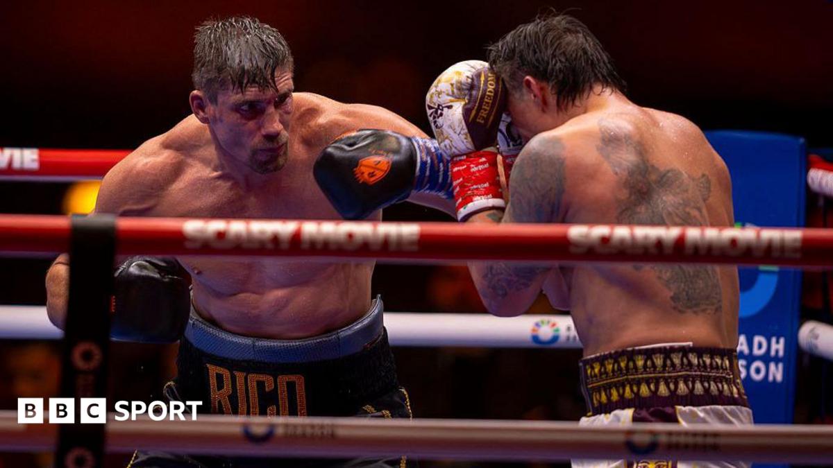 Rico Verhoeven prepares to punch Oleksandr Usyk