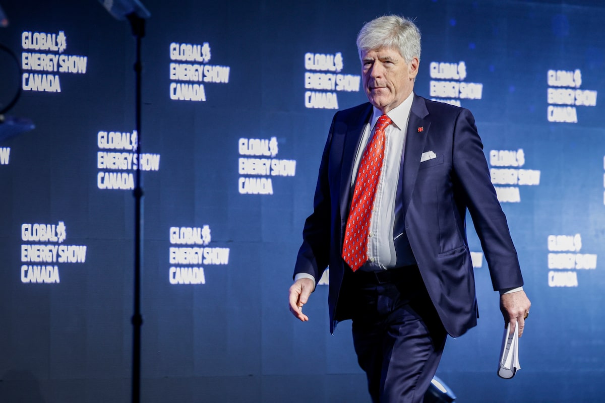 Canada must build on the success of the oil sands, Hodgson says