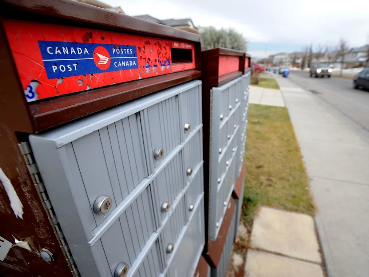 56,000 homes in Calgary and Edmonton soon to lose door-to-door delivery