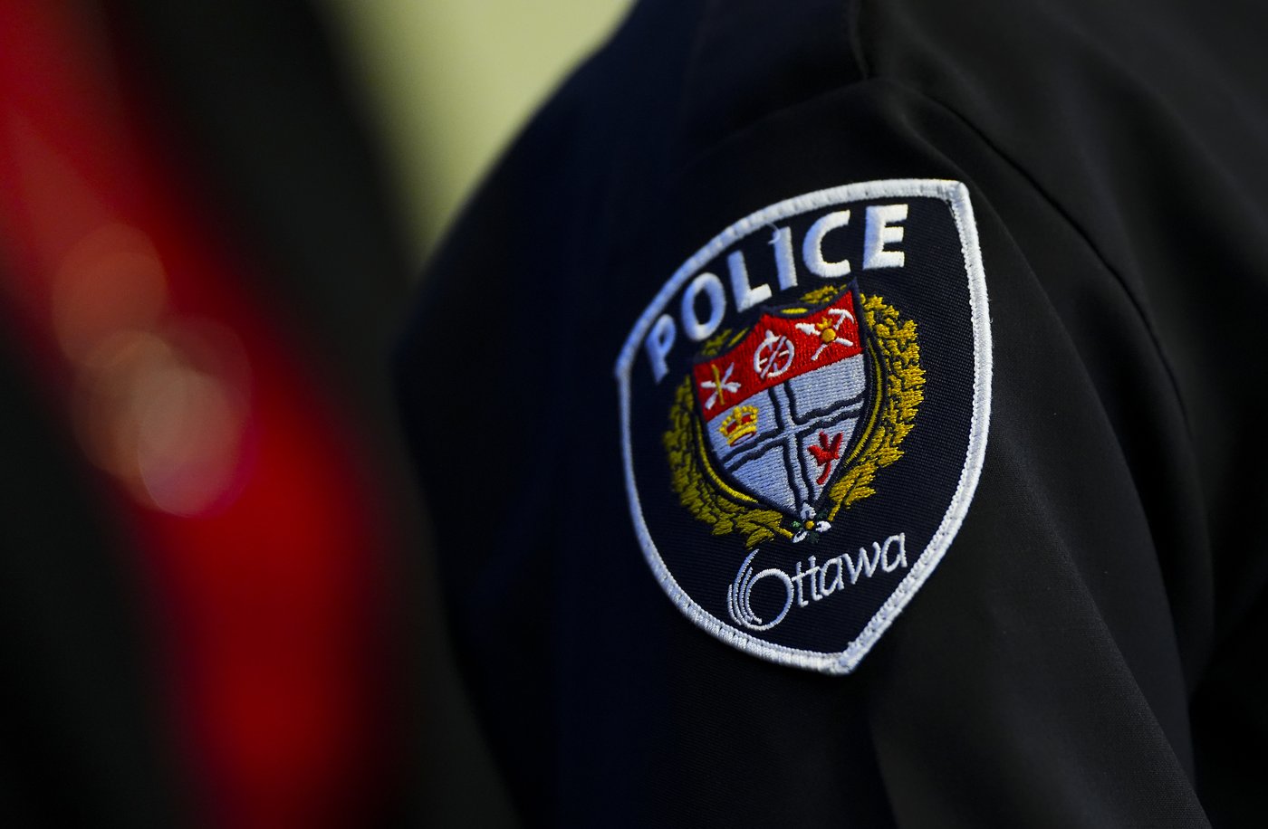 Ottawa police investigate murder-suicide after 2 boys found dead in home, dad in car