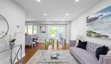 House of the week: Renovated home sits on a deep lot in Mississauga