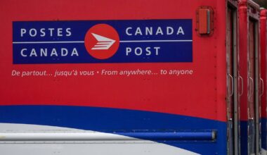Canada Post workers vote to accept contract - CTV News