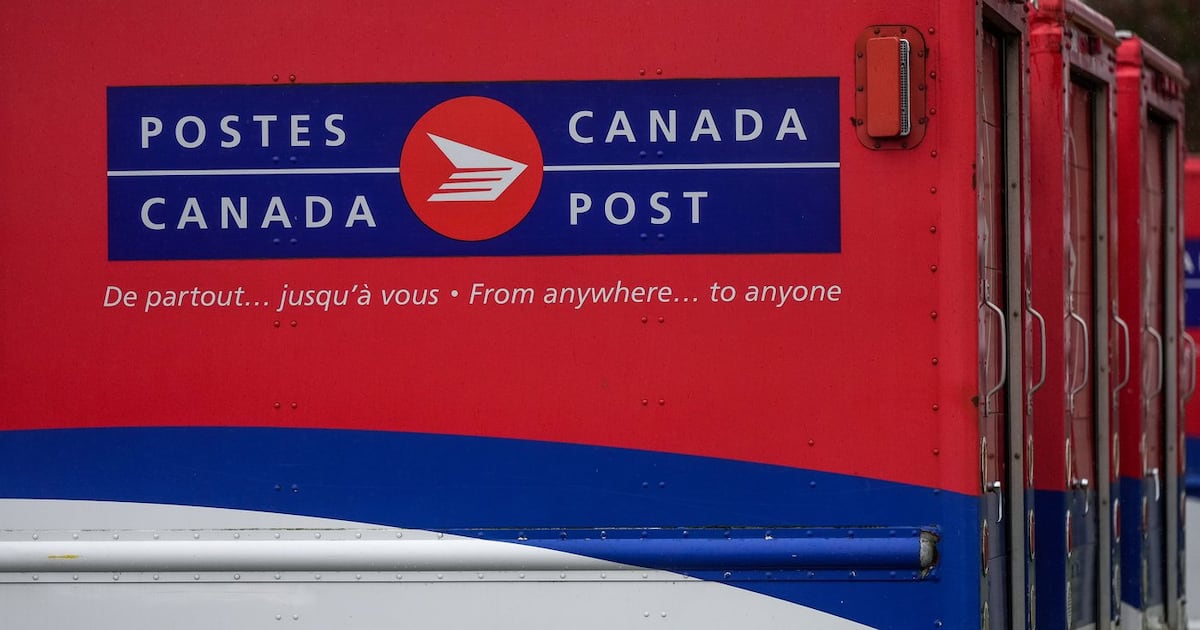 Canada Post workers vote to accept contract - CTV News