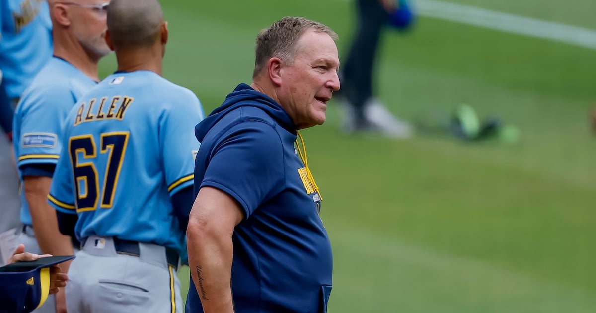 Milwaukee Brewers manager Pat Murphy plans surgeries on his hip on Thursday and back during the All-Star break
