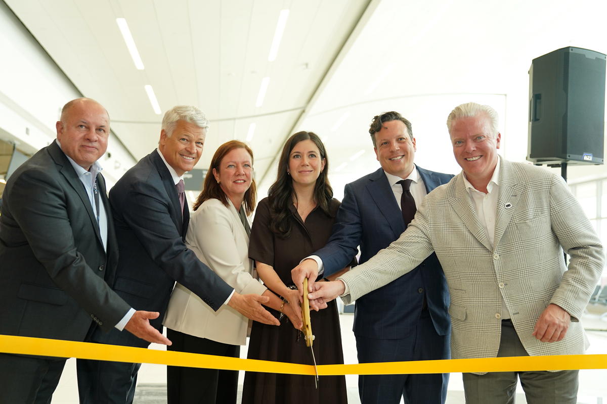 PAX - MET - Montreal Metropolitan Airport welcomes first passengers