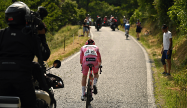 'It’s sad to lose it, but I fought with what I could' – Another Grand Tour slips away for Anna van der Breggen on final stage as she's unable to match Vollering at Giro d'Italia Women