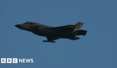 US launches new strikes on Iran after Trump vows to hit 'hard' - BBC