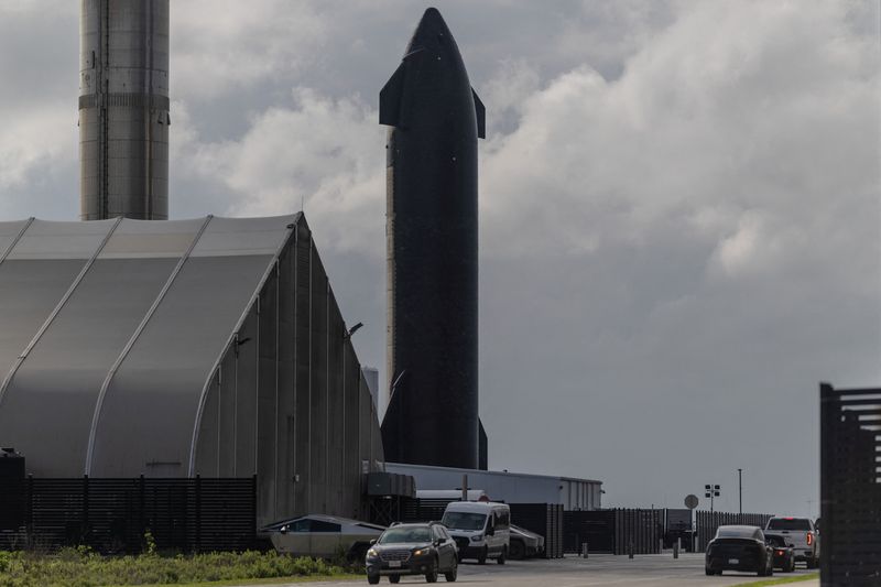 Morningstar values SpaceX at $780 billion, half its IPO target