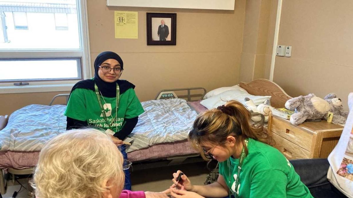 Prince Albert youth volunteer program sparks interest in health-care careers 