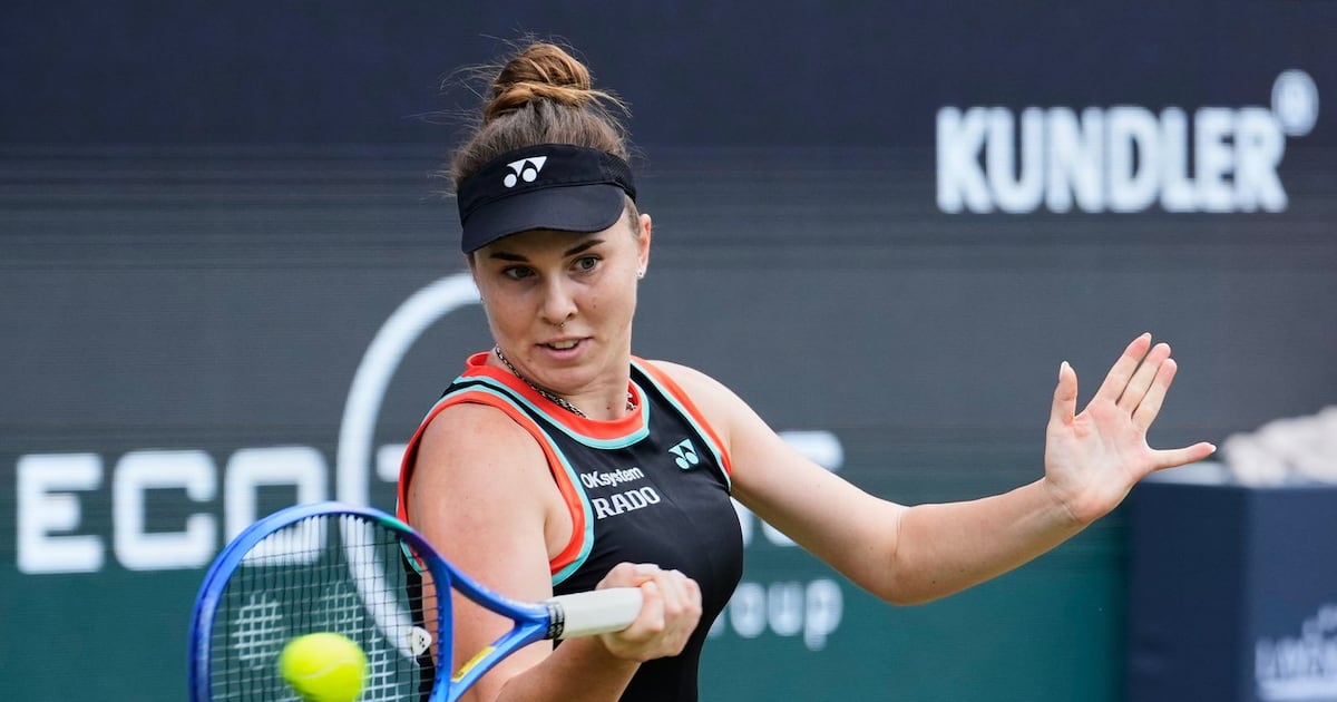 Linda Noskova beats Jessica Pegula on grass to win the Berlin Open