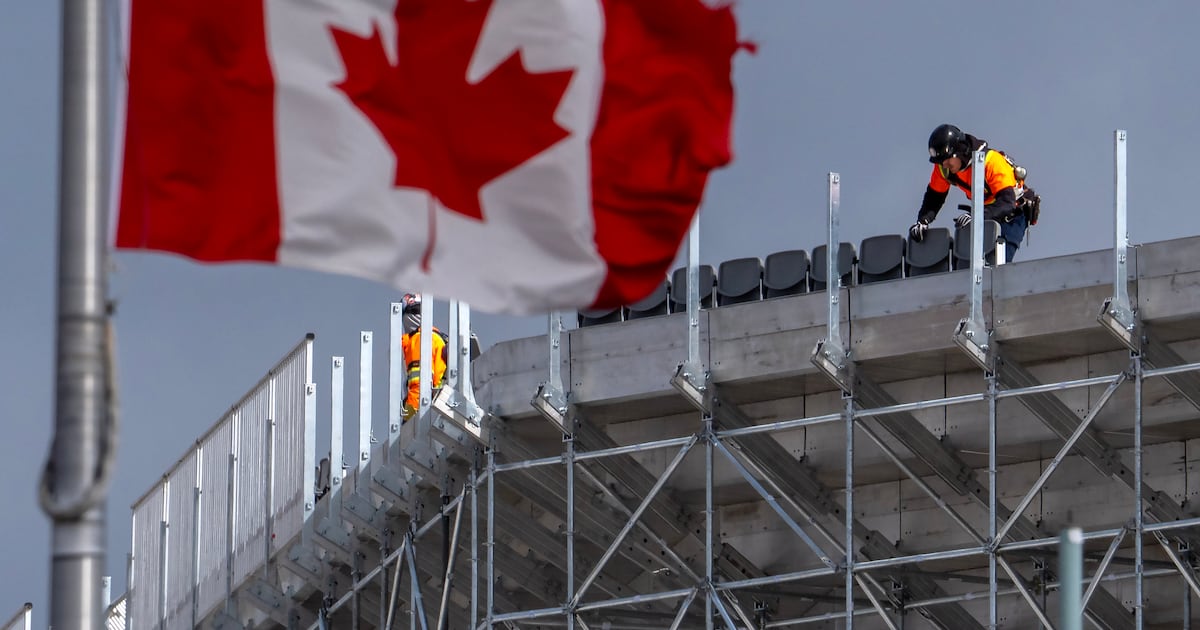 Economy adds 88,000 jobs, unemployment rate falls to 6.6%: StatCan