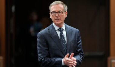 Macklem raises alarm over growing global imbalances in Paris speech