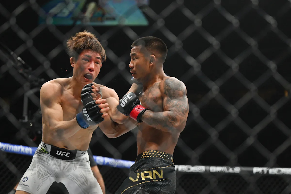 MMA Junkie's Fight of the Month for May: Historic UFC title fight delivers