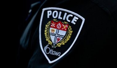 Ottawa police investigate murder-suicide after 2 boys found dead in home, dad in car